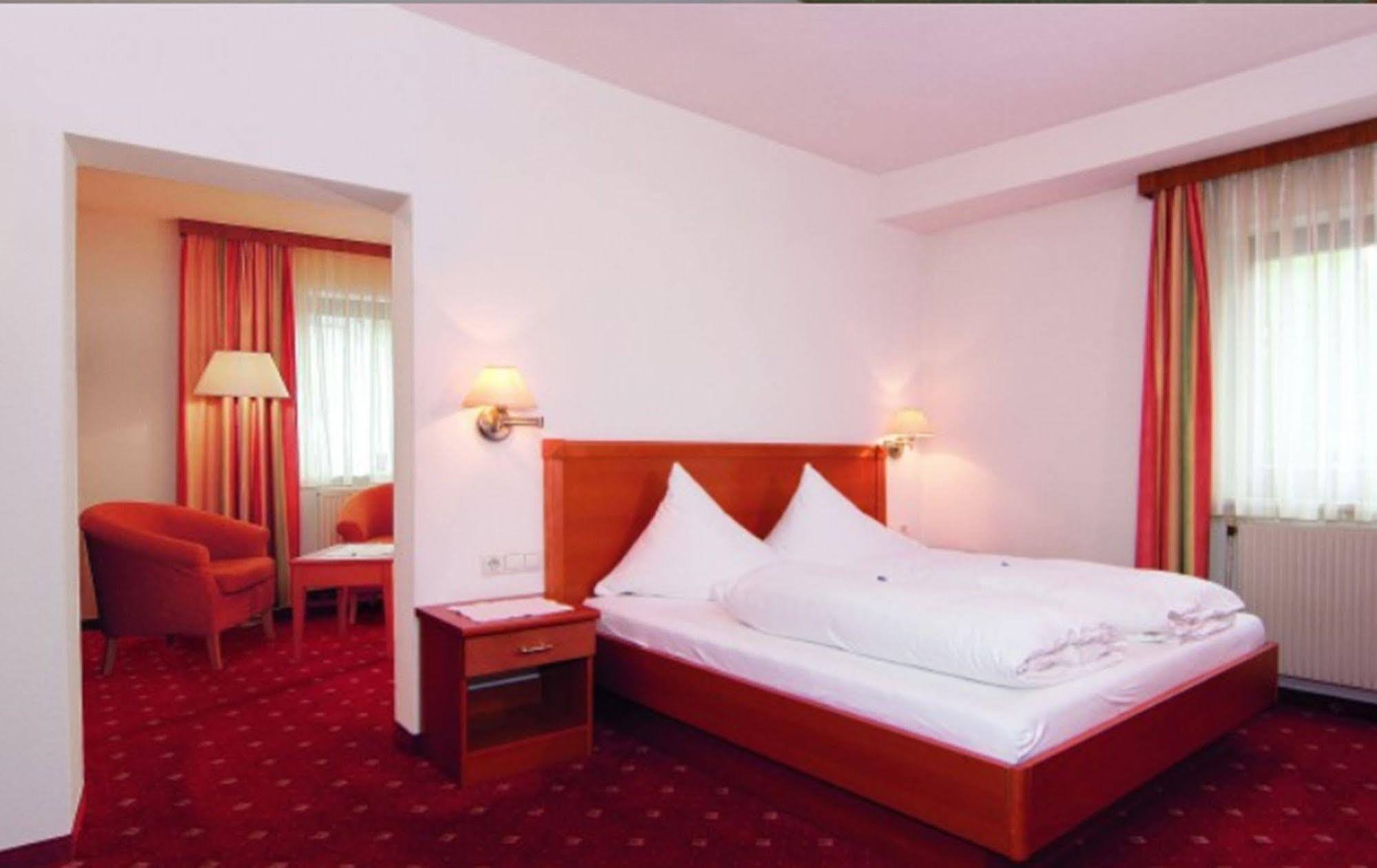 Hotel Neuwirt Миминг Екстериор снимка