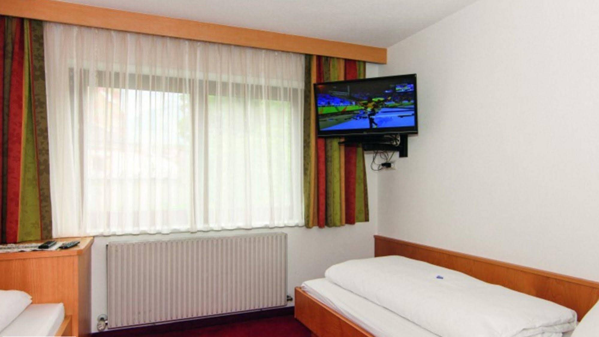 Hotel Neuwirt Миминг Екстериор снимка