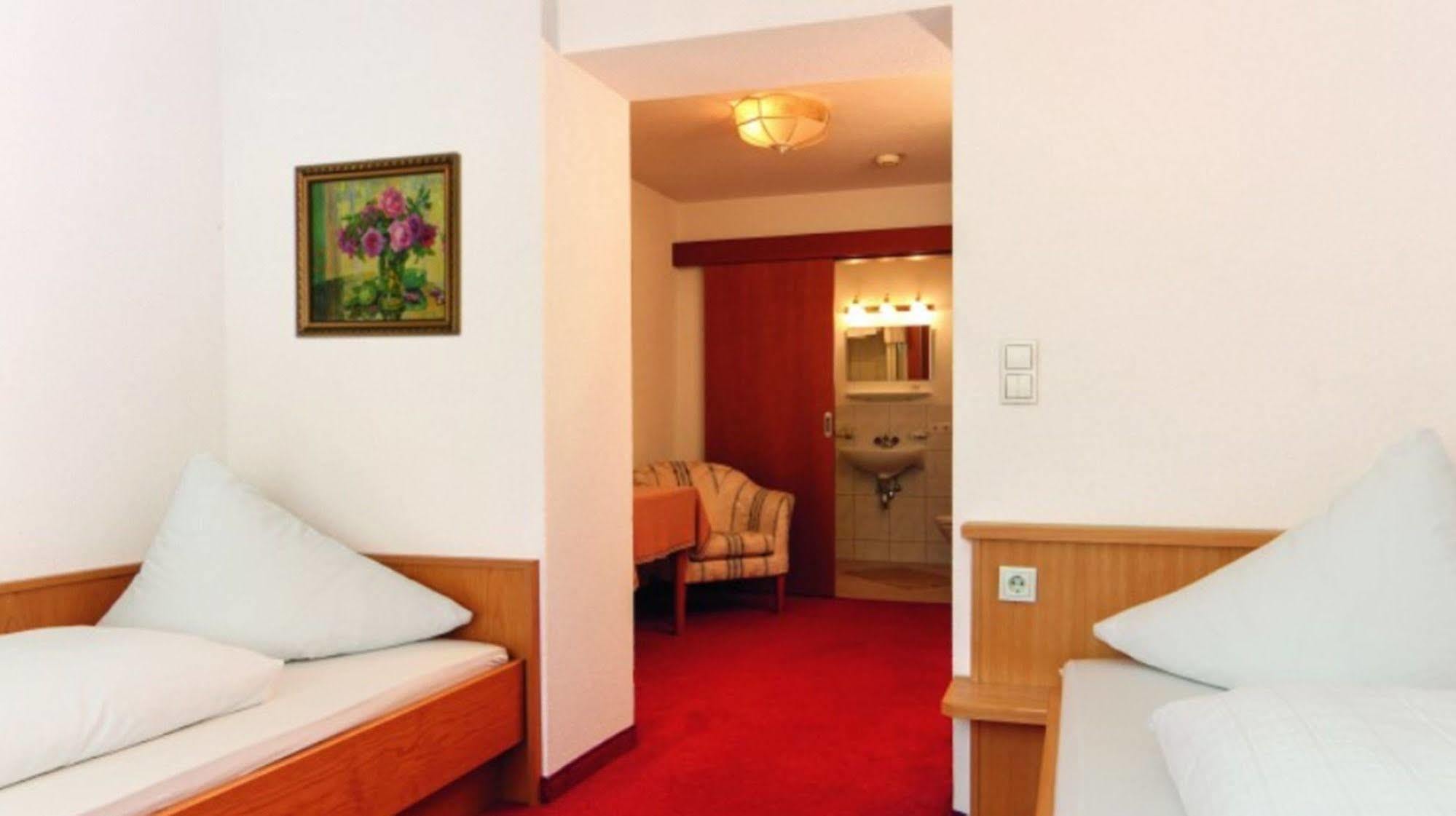 Hotel Neuwirt Миминг Екстериор снимка